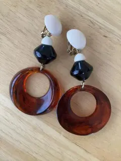 ①ALEXANDRE DE PARIS イヤリング ピアス トゥモローランド他のサムネイル