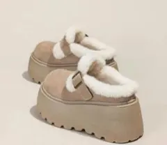 ベルト付きボリュームファー仕様＆厚底×ベージュ☆ムートン・サボ【25.0cm】