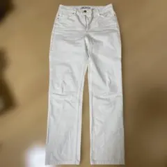 ZARA ホワイト ストレートデニムのサムネイル