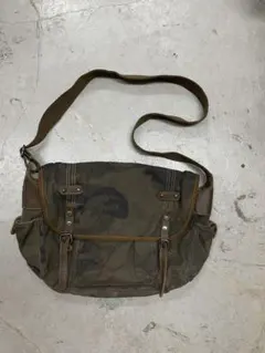 old gap GAP ショルダーバック　迷彩　y2k メッセンジャーバックのサムネイル