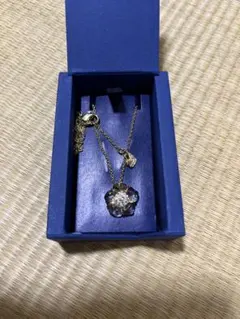 Swarovski 花モチーフネックレス