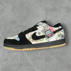 Supreme × Nike SB Dunk Low 