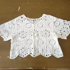 鍵編み レース編み ショートベストのサムネイル