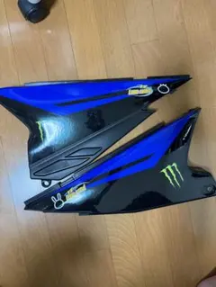 wr250x用サイドカバー Monster Energy カウル 青・黒のサムネイル