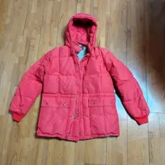 EddieBauer 赤いフード付きダウンジャケット。Sだけど日本ではM。