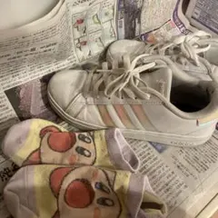 adidas ホワイト スニーカー 3本ライン