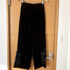 ヤマダヤ　ラシュッド　レース刺繍ベロアワイドパンツ　ブラック