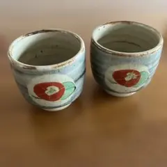 【週末限定セール】青と赤の花模様 陶器 湯飲み 2個セット