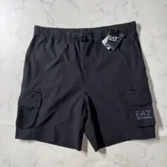 新品未使用】エンポリオアルマーニ　ハーフパンツ　カーゴ　ロゴプリント　XLサイズのサムネイル