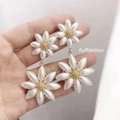 ダブルパールフラワーピアス