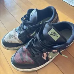 NIKE Dunk Low カモフラージュ柄 スニーカーのサムネイル
