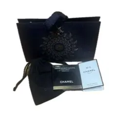 新品CHANEL2025ホリデーチャーム　ギフトボックス 手鏡