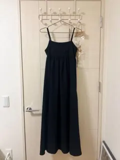 【最終値下げ】LOWRYS FARM ブラック エンボス加工キャミワンピース