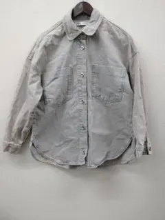 (13) ZARA グレー ボタン付きシャツ
