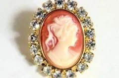 ピンタックブローチ　カメオ風　アンティーク　レトロ
