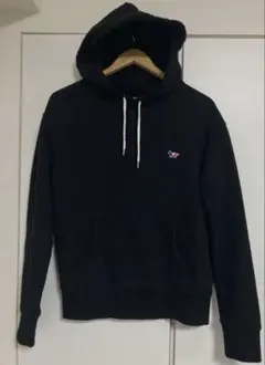 MAISON KITSUNE(メゾン キツネ)のフーディパーカー　送料無料　黒のサムネイル