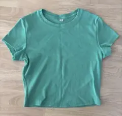 ジーユー　リブクロップドTシャツ　ショート丈