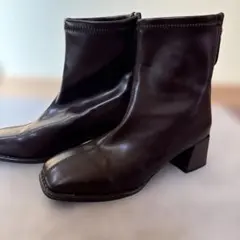 ダークブラウン ジッパー付きブーツ