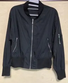 ブラック ジップアップジャケット　ユーズド品