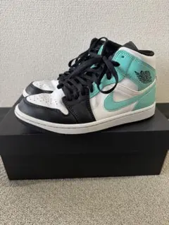 NIKE AIR JORDAN 1 MID 