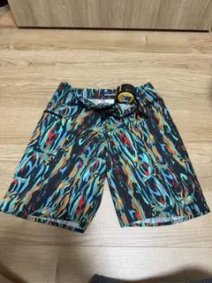 【期間限定値引き】 Patagonia 多色フレイム模様 ショートパンツ M