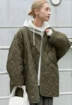 オリーブ色キルティングジャケット