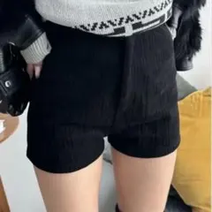 SHAGGIE モノグラムタイトハイウエストショートパンツのサムネイル