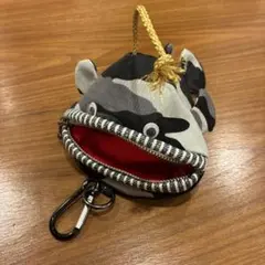 迷彩柄 魚型 ポーチ チョウチンアンコウ カラビナ付きのサムネイル