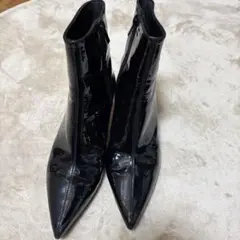 zara ショートブーツ　エナメル　黒ブラック　オケージョン