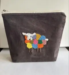 ダーニング刺繍ポーチ　ハンドメイド