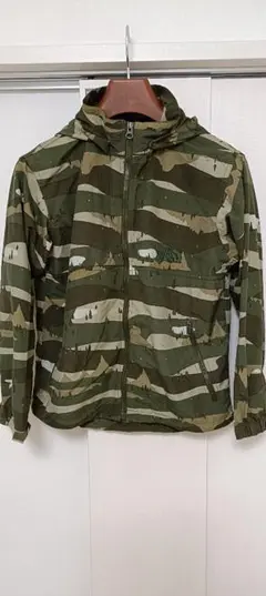 THE NORTH FACE ジャケット フード150 カモフラ迷彩 ジャンパーのサムネイル