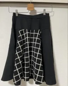 レディース膝丈スカート　きれいめオフィスカジュアル　モノトーン