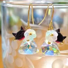 お花と猫さんとガラスストーンのピアス