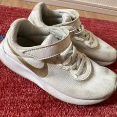 NIKE ナイキ　スニーカー　白　ゴールド