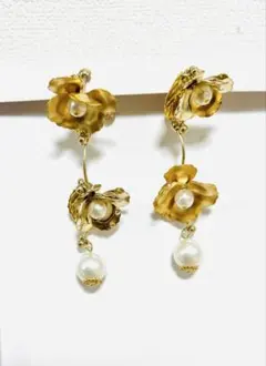 ブライダルアクセサリー　イヤリング　大ぶりゴールドフラワー+パール