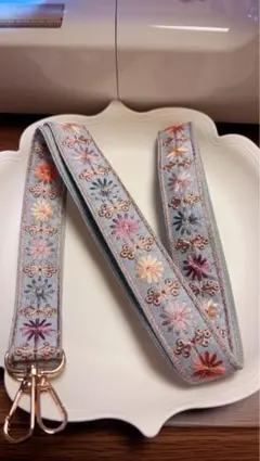 インド刺繍リボン　ショルダーストラップ 水色　花柄　ハンドメイド　2.5cm