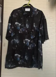 STUDIOUSステュディオス　ダークフラワービッグシルエットシャツ 花柄 半袖のサムネイル