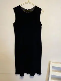 ブラックフォーマルノースリーブワンピースとブレザー