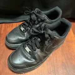 NIKE AIR FORCE 1 ブラック　24センチのサムネイル