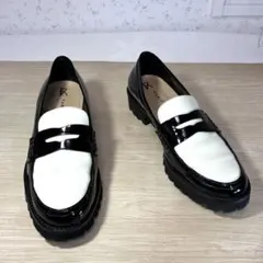 【定価4万★極美品 】ファビオルスコーニ 厚底ローファー バイカラー23のサムネイル