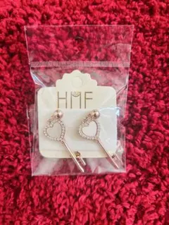 ♡ピアス♡ 可愛いゴールドアクセサリー　キーピアス　　新品未使用