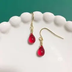213チェコビーズ赤一粒ピアスイヤリング ハンドメイド ゴールド