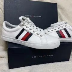 未使用 TOMMY HILFIGER ホワイト スニーカー 24cm相当のサムネイル