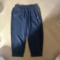 ダークグレー 7部丈ジョガーパンツ ピンクロゴ