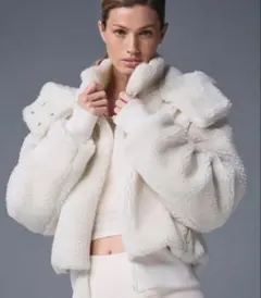 alo Foxy Sherpa ジャケット