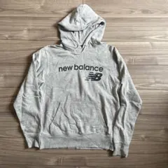 ニューバランス　スウェットパーカー