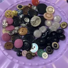 ボタン50個ぐらい