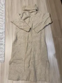 UNIQLO ベージュ 長袖ニットセーター