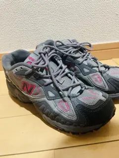 New Balance スニーカー グレー/ピンク