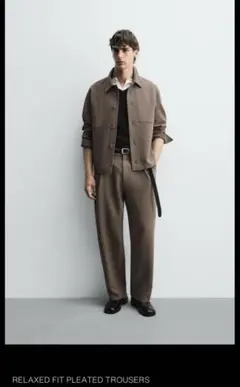 8590円RELAXED FIT PLEATED TROUSERSのサムネイル